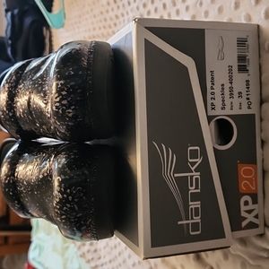 Dansko xp 2.0 clogs